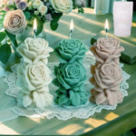 Lumânare Cilindru cu Trandafiri – Sculptură Florală Handmade - imagine 7
