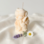 Lumânare Cilindru cu Trandafiri – Sculptură Florală Handmade - imagine 4